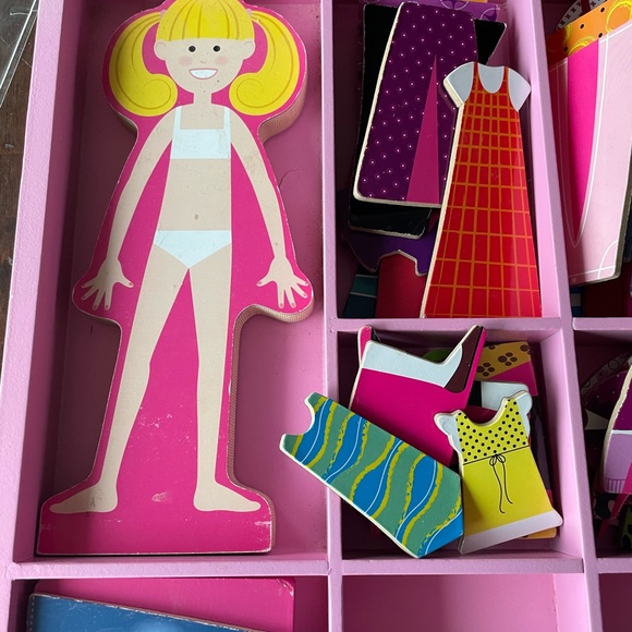 Melissa and Doug Abby and Emma deluxe magnetic wooden doll dress up playset - Picture 2 of 5